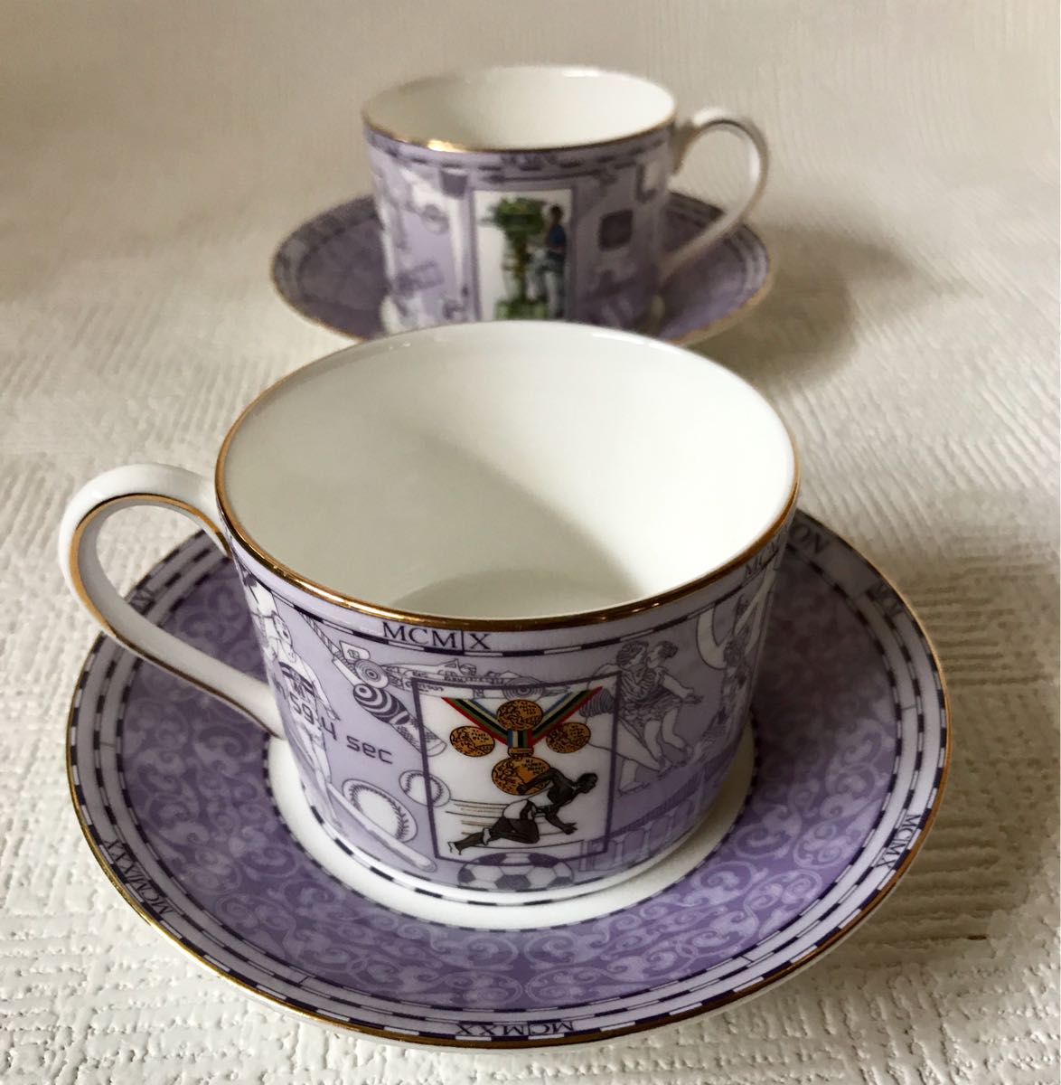 ウェッジウッドミレニアムコレクション20世紀カップ＆ソーサー2客セット USED
