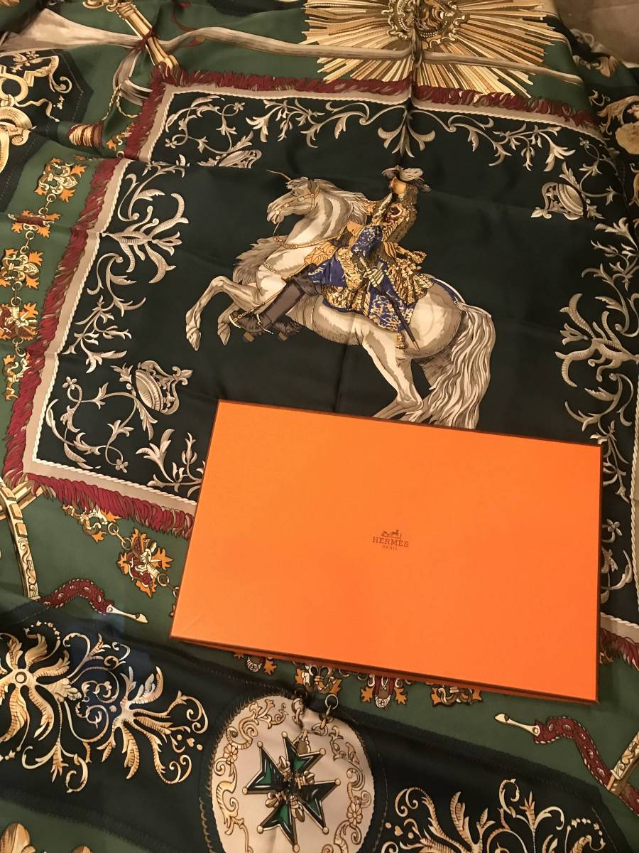 HERMES 未使用スカーフ シルク？ 訳有り 箱付き 未使用 HERMES