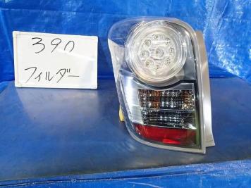 カローラフィールダー NZE141G 左テールランプ