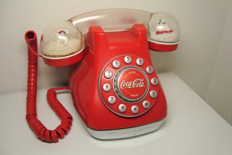 【驚きの破格値，正規品】 1円から コカ コーラ スノードーム電話+赤受話器 ジャンク品 COCA COLA(コカ・コーラ)｜売買されたオークション情報、yahooの商品情報をアーカイブ公開 - オークファン コカ・コーラ