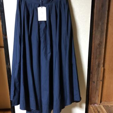 マディソンブルー MADISON BLUE タックボリュームスカート NAVY 02