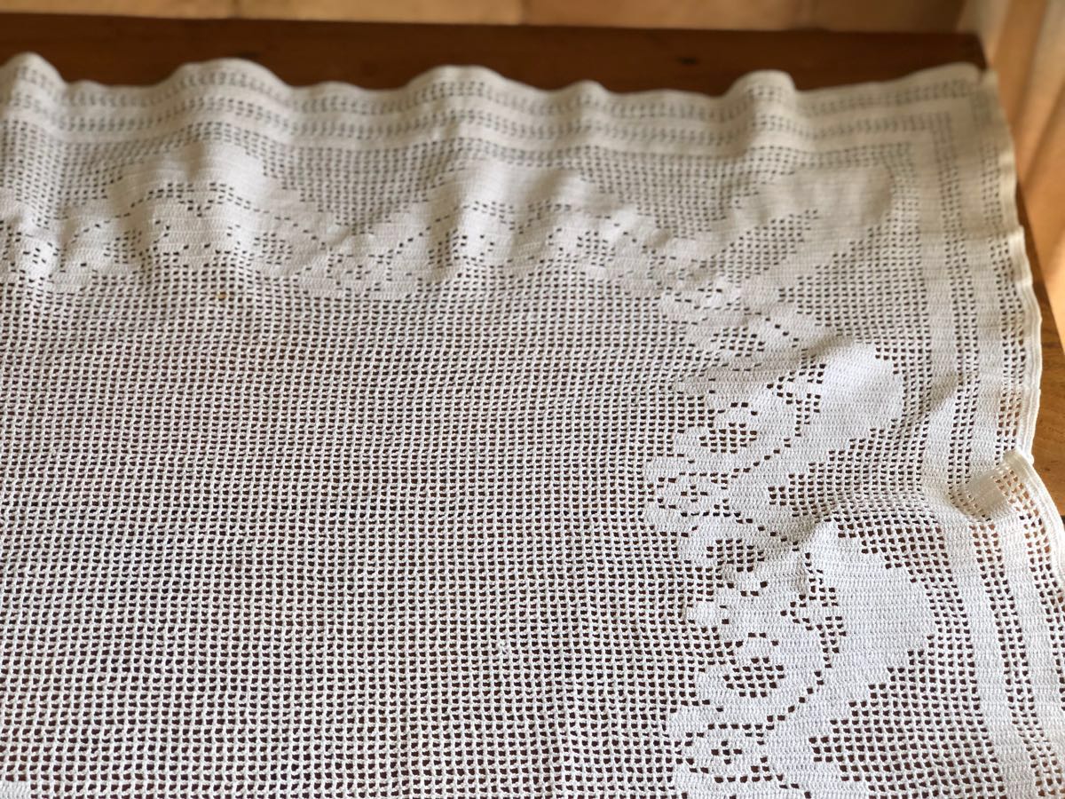 手編みのレース編み☆マルチカバー☆花模様☆ハンドワーク☆白色☆