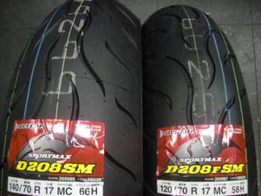 D208 ダンロップ - 120⁄70R17 : 58H (バイク用タイヤ) 価格比較 価格