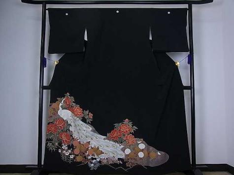  平和屋着物 豪華黒留袖 駒刺繍 刺繍 孔雀花文 金彩 逸品m4585(留袖)｜売買されたオークション情報、yahooの商品情報をアーカイブ公開 - オークファン 留袖