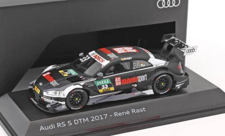 1:43 アウディ RS5 DTM 2017 チャンピオン R.Rast #33 Audi特注