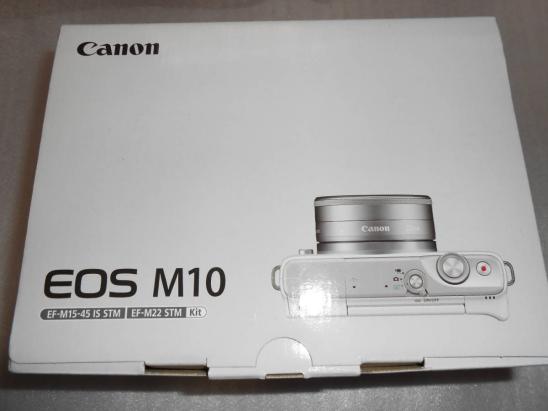 展示品□保証□即決□Canon EOS M10 ダブルレンズキット（EF-M15-45 IS