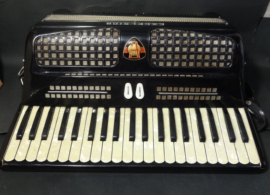 □ アコーディオン EXCELSIOR Model 400 イタリア製 エキセルシャー