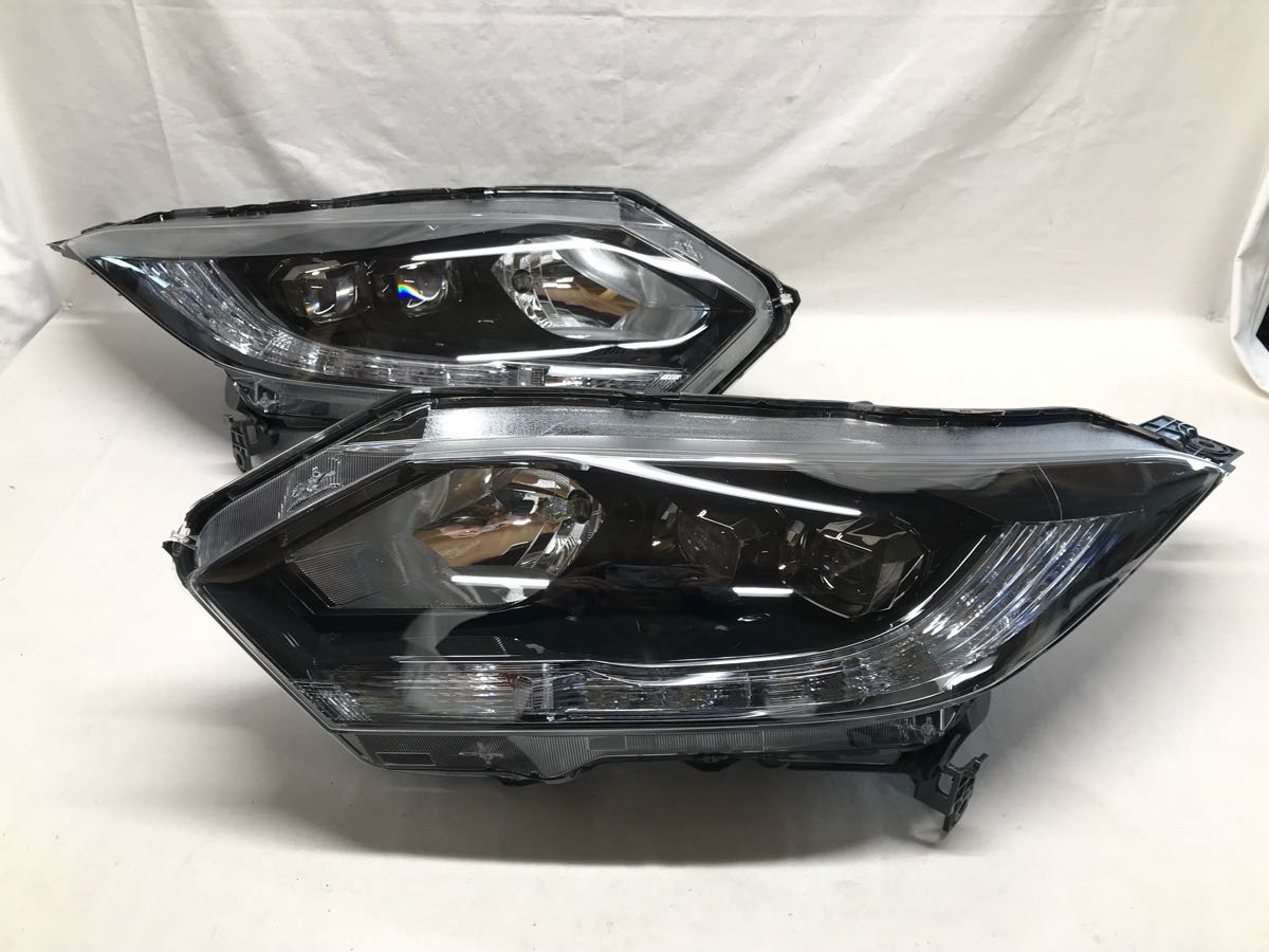 車幅灯ホンダ ホンダ ヴェゼルハイブリッド RU3 左右LEDヘッドライト 
