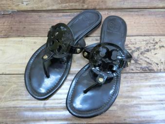 新品，定番人気 1266 トリーバーチのサンダル サイズ7 日本サイズ24㎝ ブラック 箱付き 品 ミラーパテント(その他)｜売買されたオークション情報、yahooの商品情報をアーカイブ公開 - オークファン その他