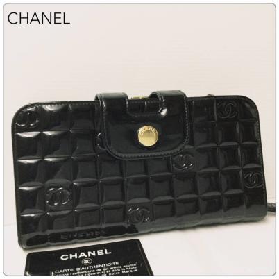  1スタ CHANEL シャネル / チョコバー / パテント トラベルケース / Black(女性用財布)｜売買されたオークション情報、yahooの商品情報をアーカイブ公開 - オークファン 服飾小物