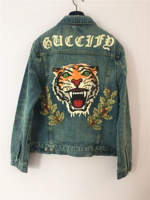 ★18SS グッチ GUCCI メンズ デニムジャケット タイガーパッチ 刺繍 ロゴボタン コットン 中古 サイズ48 ブルー 愛用
