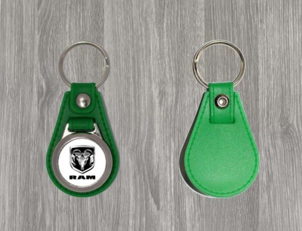 送無p ダッジ ラム DODGE RAM w Green ロゴ ポリマー キーホルダー 海外限定