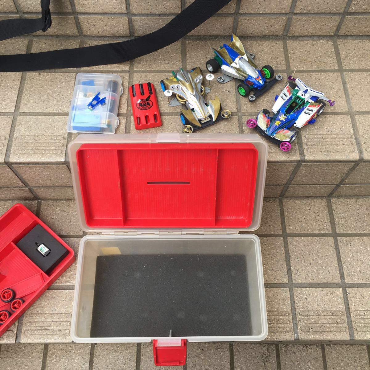 お探しの方。タミヤ バッグとミニ四駆パーツボックス他3台、工具など