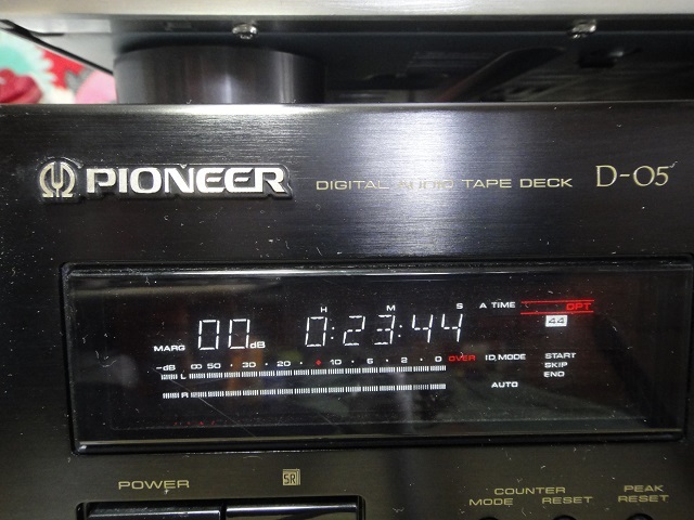 オーディオ機器 PIONEER DATテープデッキ D-05