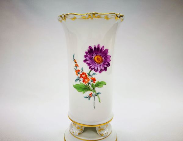 安い，セール 一級品 Meissenマイセン 脚付き vase 花瓶 花器 花 華 デザイン ゴールド 金彩 陶器 西洋陶磁 レア アンティーク ビンテージ 1級品(マイセン)｜売買されたオークション情報、yahooの商品情報をア マイセン