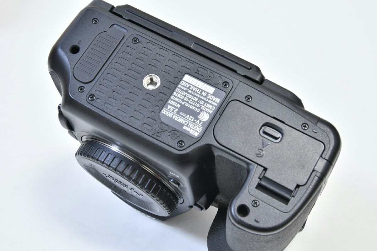 Nikon ニコン D500 ボディ 元箱付属 付属品完備 ニコン Nikon D500 ボディ 良品＞ニコン Nikon D500 ボディ