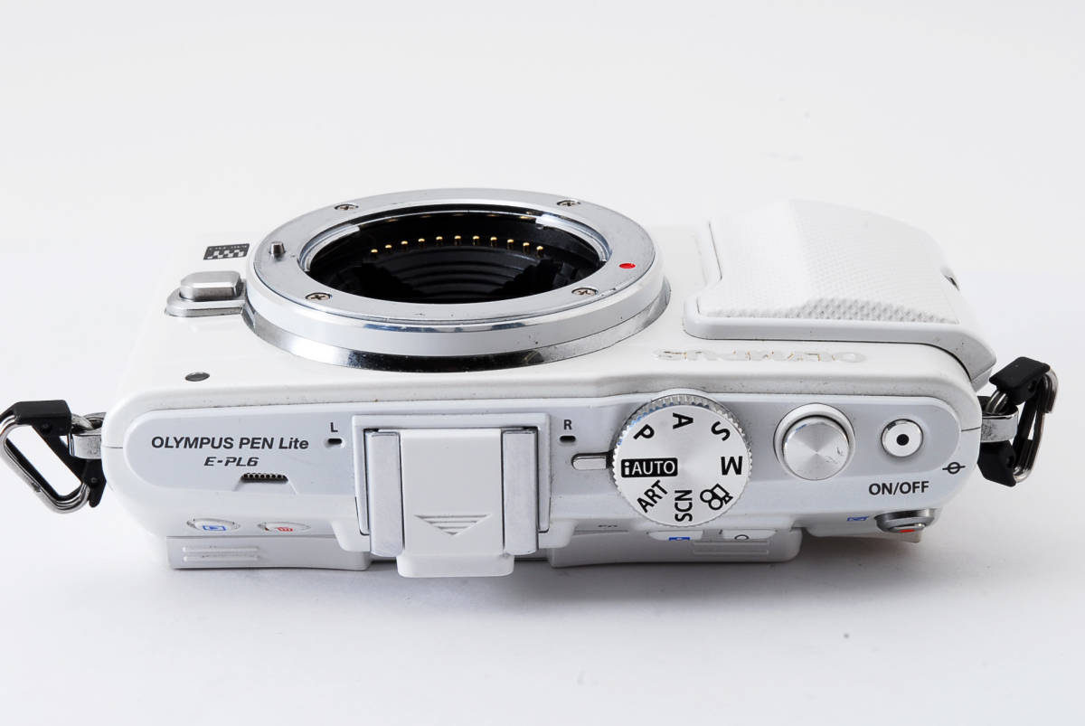1609☆ 美品 ☆ オリンパス OLYMPUS PEN Lite E-PL6 ボディ ミラーレス