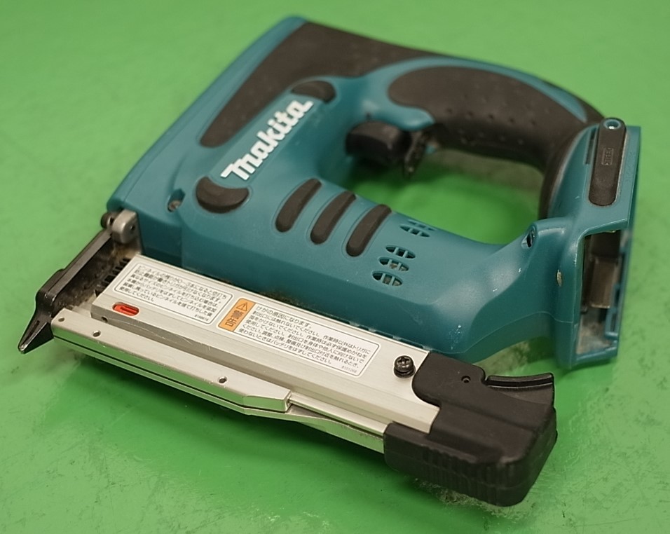 マキタ ピンタッカ 14.4V PT350D マキタ 18v ピンタッカの通販 023