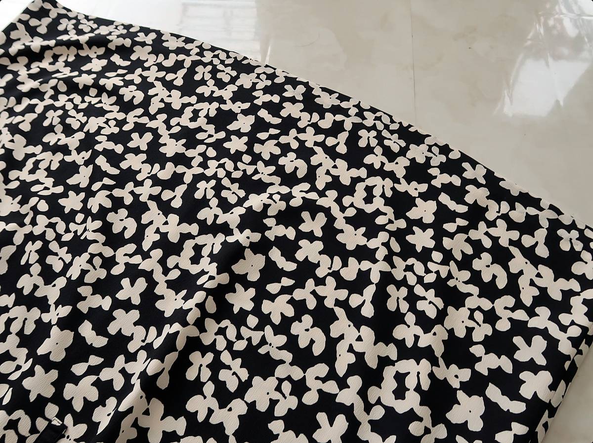 新品□フィットミーモア/Fitme Moi□大きいサイズELL□花柄プリント