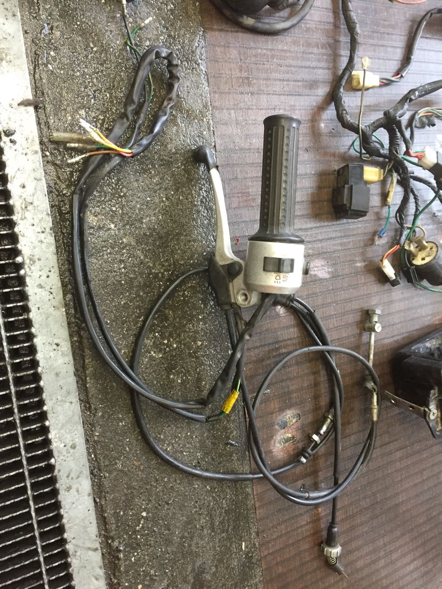 ホンダモトコンポに搭載カレンエンジン、メインハーネス、ハンドル 