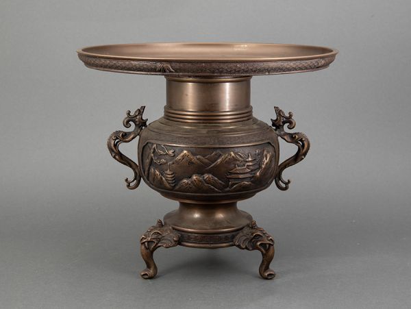 U122. 金工美術 山陵銘 古銅 盛上山水図 青海波紋 龍双耳 獣三足 薄端 / 華道具茶道具茶室花器花瓶花入花生