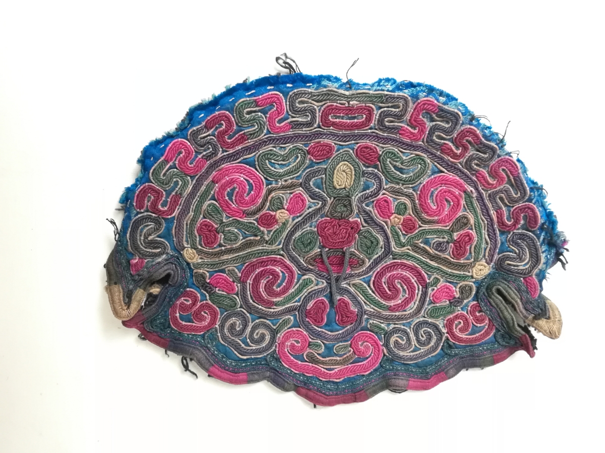 ミャオ族の刺繍とデザイン ミャオ族 蝴蝶刺繍 パネル布 手仕事 民族