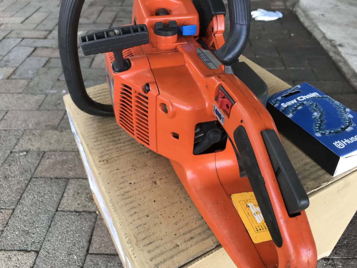 中古品 ハスクバーナー⁄Husqvarna エンジンチェーンソー・135e 中古美 