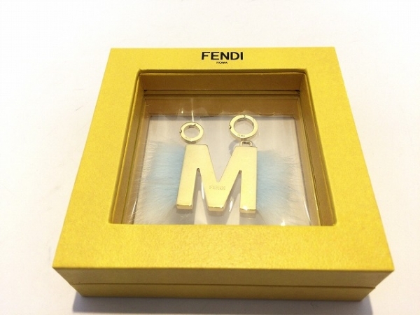 FENDI ファーキーホルダー ゴールド金具 フェンディ FENDI キーホルダー キーホルダー(チャーム) 金属素材