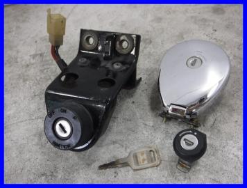 byкヨ445 エストレヤ BJ250A キーセット タンクキー タンクキャップ レターパックプラス可