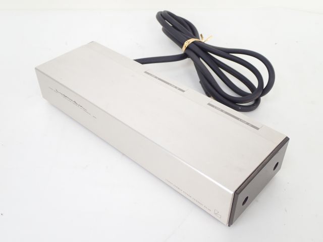 豊富な，得価 LUXMAN ES-33 クリーン電源 ラックスマン 電源ノイズ電磁波遮断 パッシブ方式 1 200W オーディオアクセサリー 53621-1(オーディオ機器)｜売買されたオークション情報、yahooの商品情報をアーカイブ その他