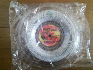 高品質，定番 pro'spro INTENSE HEAT 200m 1.30mm ポリエステル silver おまけグリップテープ付(硬式用)｜売買されたオークション情報、yahooの商品情報をアーカイブ公開 - オークファン ガット