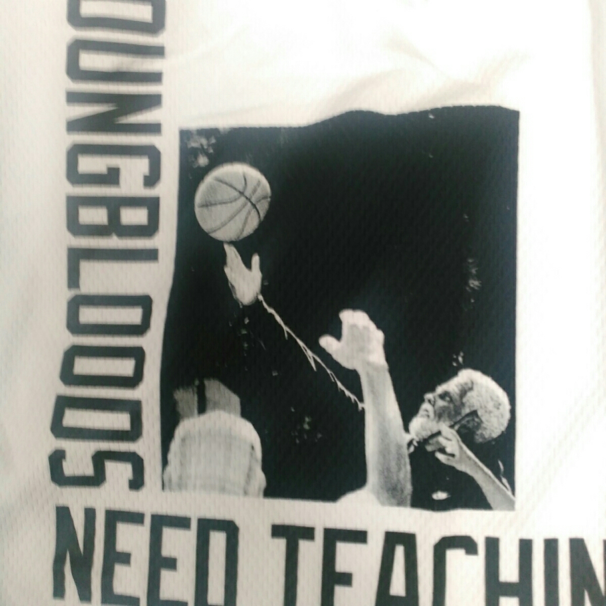 海外限定カイリー　アービング　アンクル　ドリュー　uncle drew Kyrie Irving バスパン　ショーツ　サイズM 