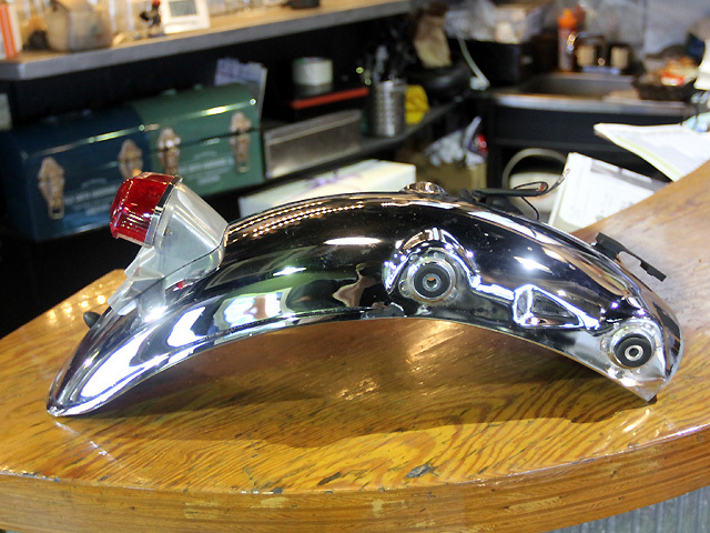 SR400 純正リアフェンダー ポッシュ POSH ルーカステール 東京発