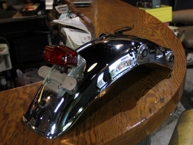 SR400 純正リアフェンダー ポッシュ POSH ルーカステール 東京発