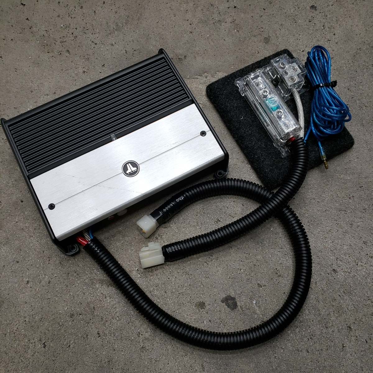 JLAUDIO XD600/1 中古アンプ JL AUDIO 1CHパワーアンプ XD600/1 サブウーハー専用デジタルアンプ