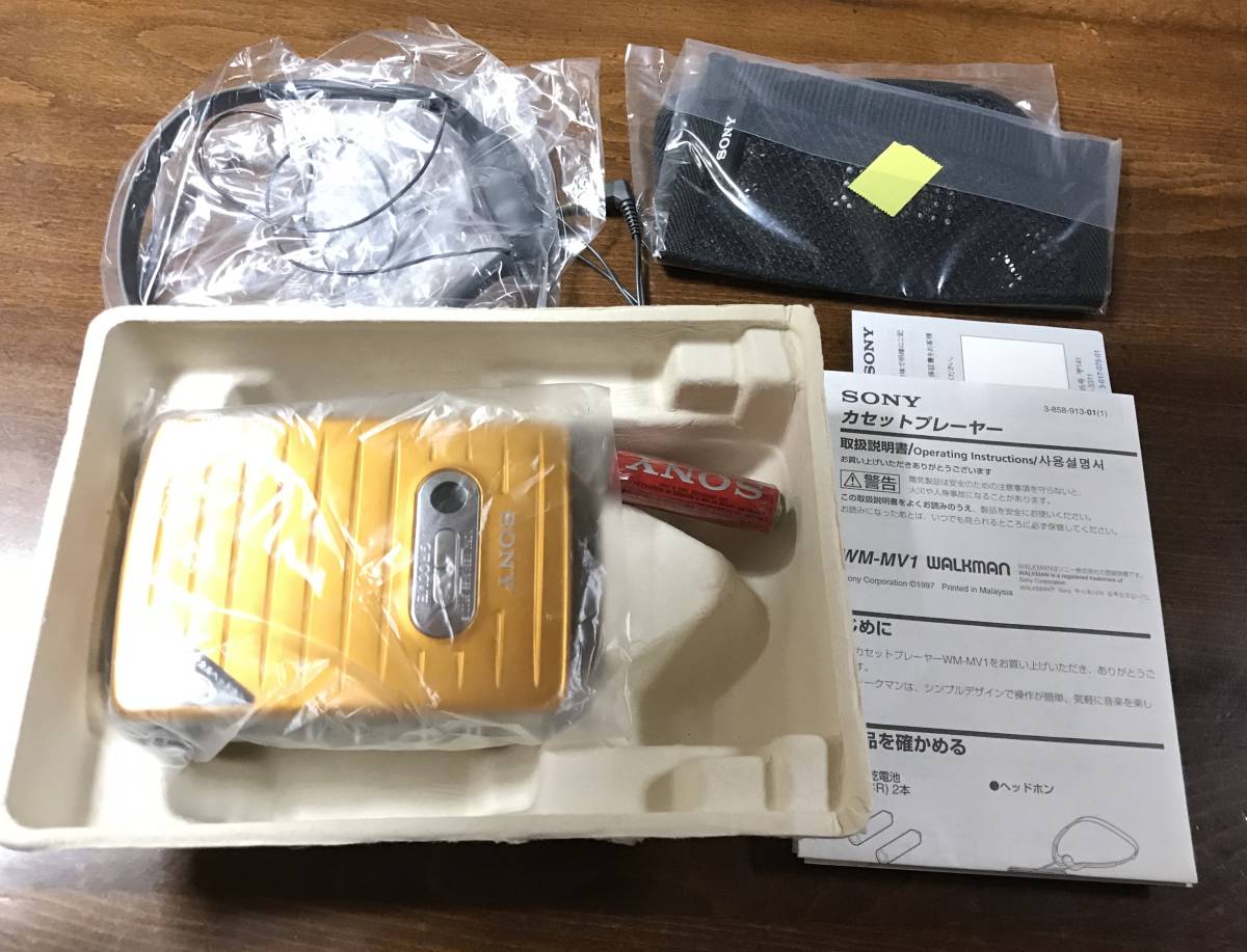 ほぼ新品)SONYカセットプレーヤー WM-MV1 WALKMAN メッシュポーチ付き