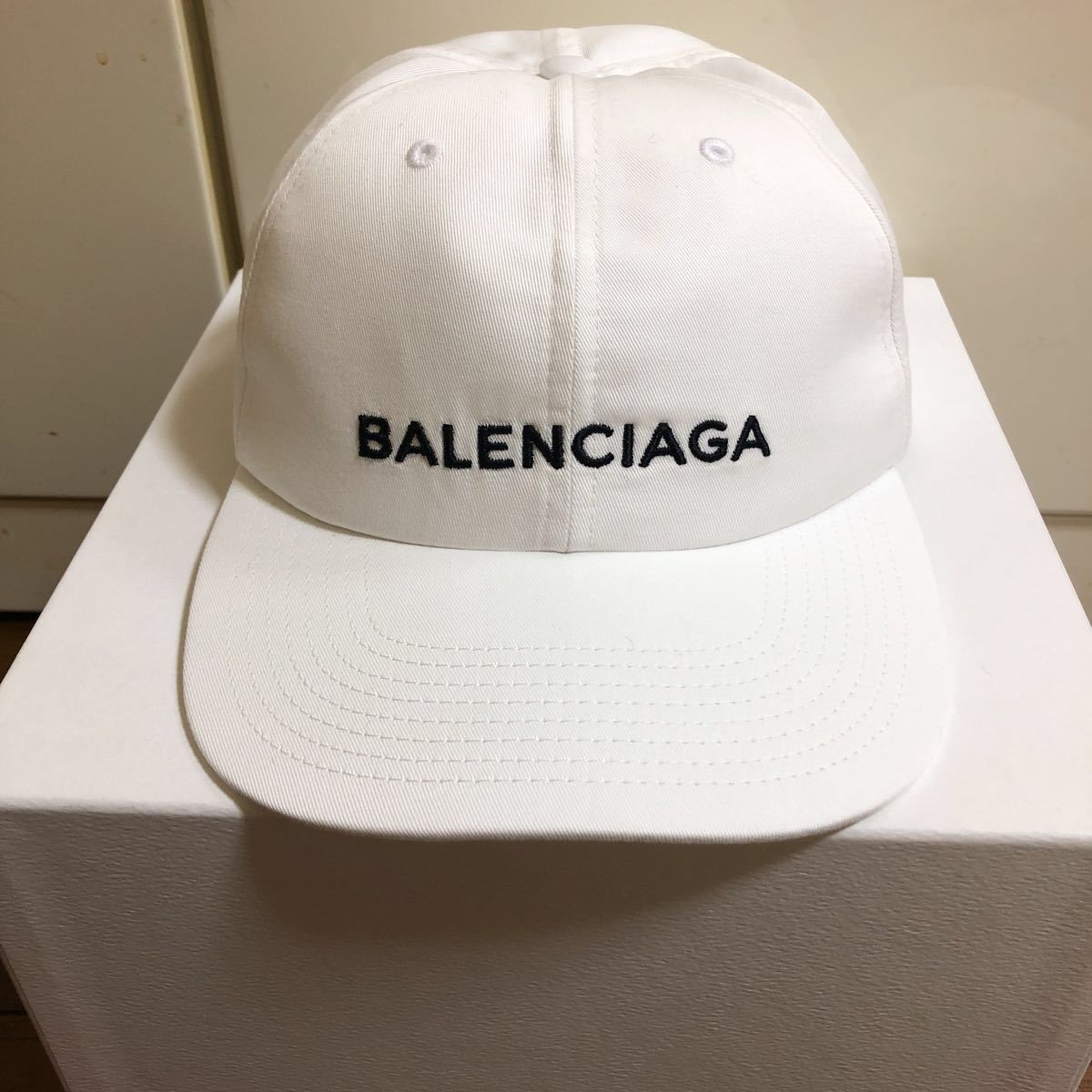 国内正規品 BALENCIAGA ベースボールキャップ 白 美品 付属品完備