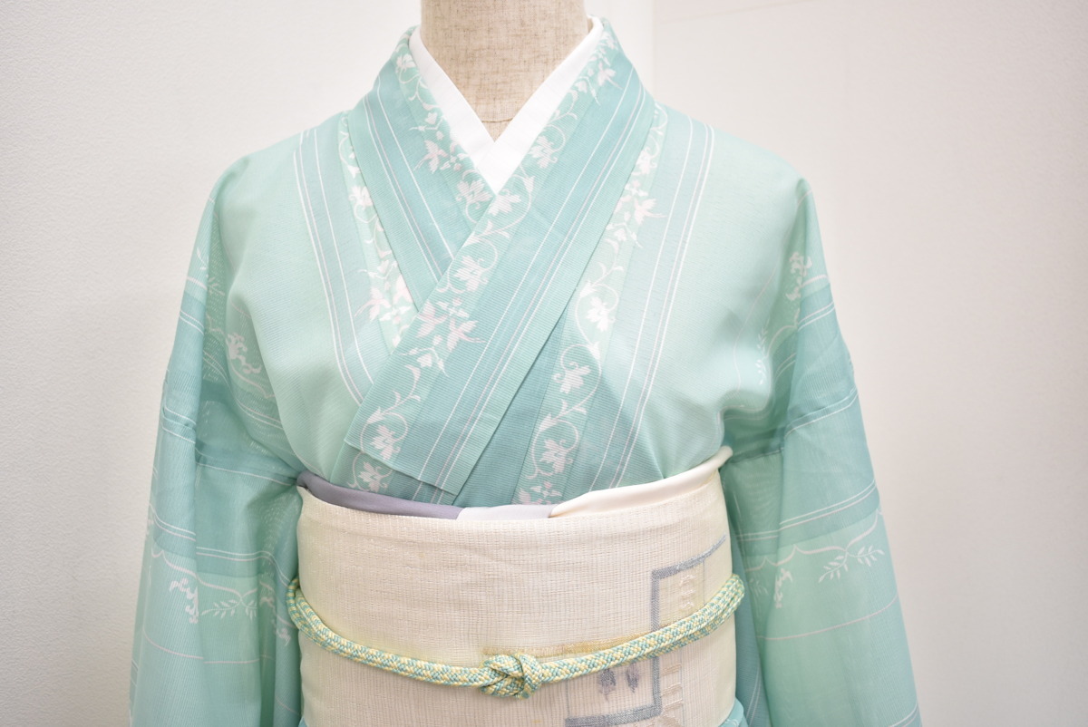 藤井寛 色無地着物反物 紋意匠共八掛 ごく淡い緑 新商品