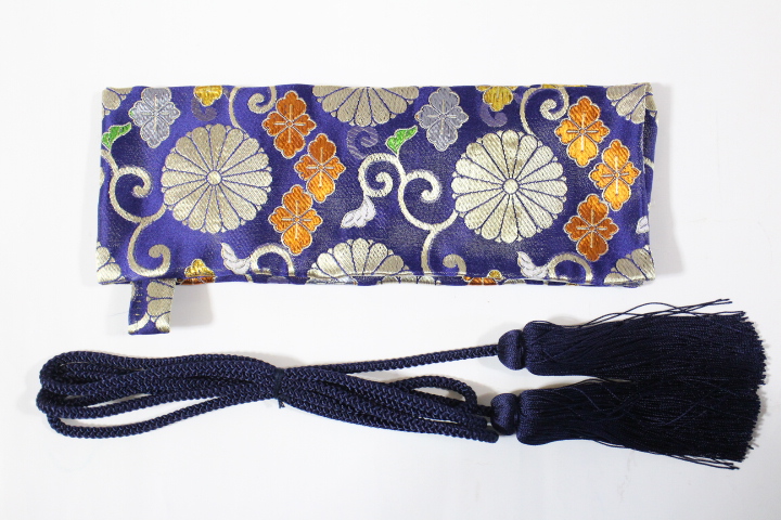  金襴白鞘袋 菊紋 高級 袋全長 52cm&times;9cm ＋最上房紐付 長さも調節出来る優れ物 刀袋 刀剣 日本刀(鍔、刀装具)｜売買されたオークション情報、yahooの商品情報をアーカイブ公開 - オークファ 鍔、刀装具