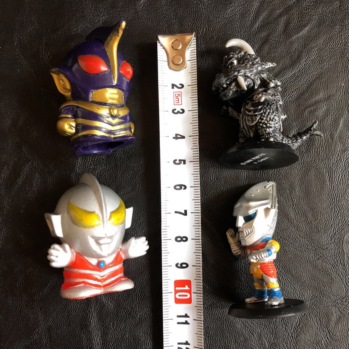 ウルトラマングッズ CD.缶バッジ.指人形.キーホルダー.ミニフィギュア.フィギュア.腕ベルト .ポータブルバック色々 まとめて_5