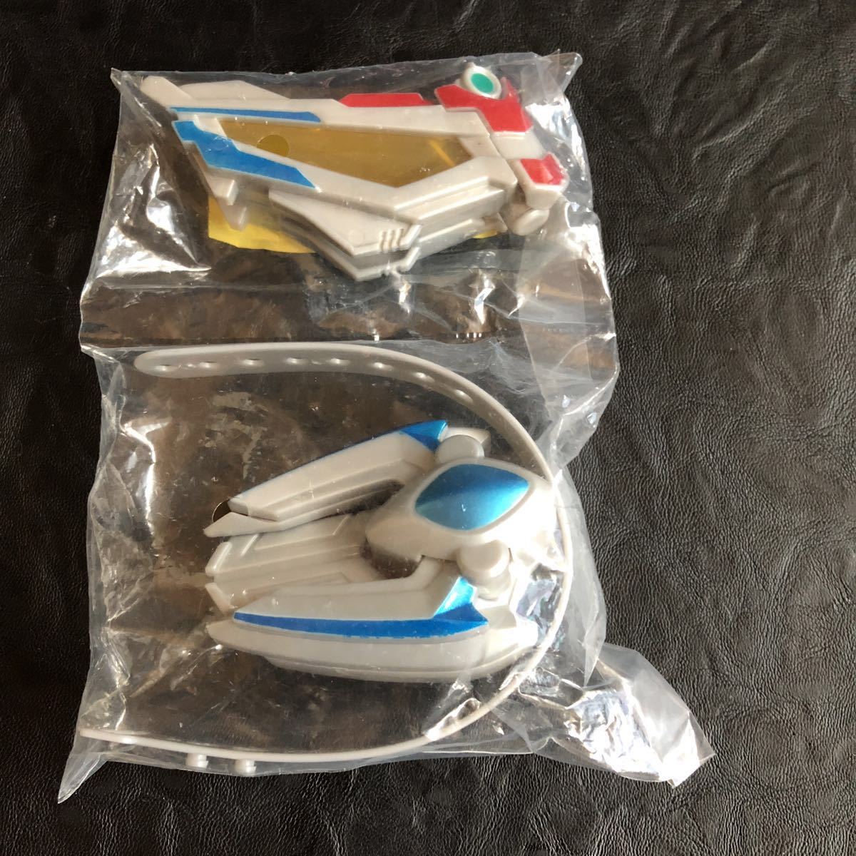 ウルトラマングッズ CD.缶バッジ.指人形.キーホルダー.ミニフィギュア.フィギュア.腕ベルト .ポータブルバック色々 まとめて_8