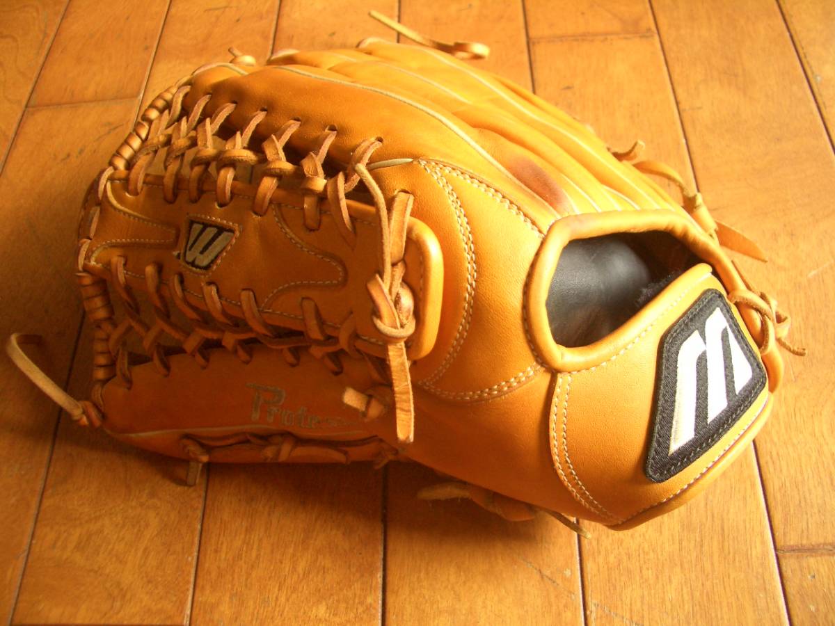 美品！ミズノ ☆【 MIZUNO 】☆ 旧ロゴ ビッグM Buw League 左投げ 外野手