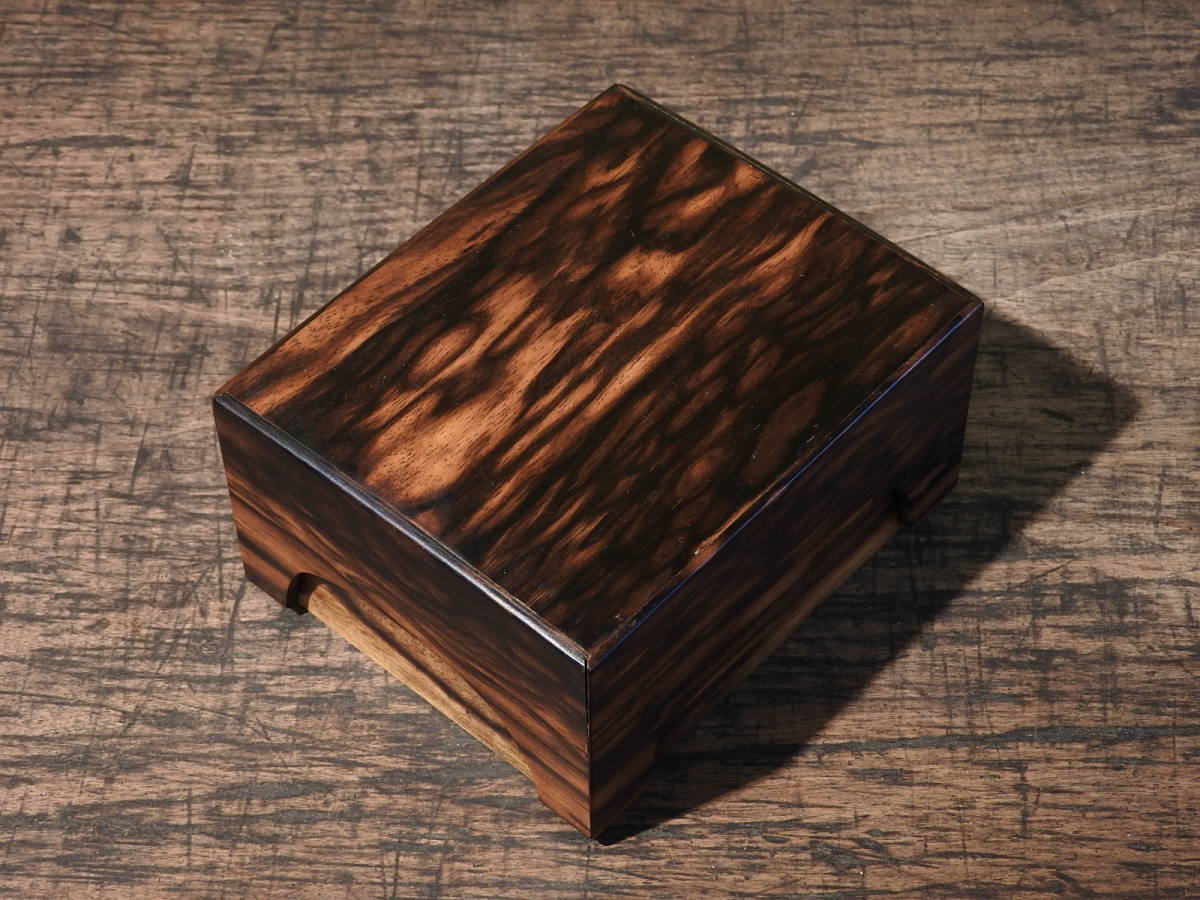 庄内地方より 指物師造 総黒柿鶉杢将棋駒箱 孔雀杢 木工芸 小箱 山形の 