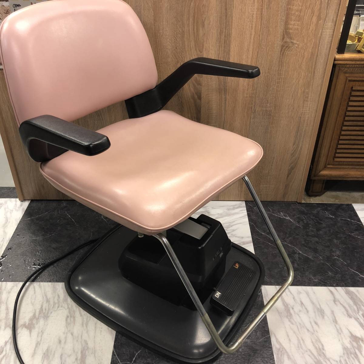 ☆タカラベルモント 理容椅子 電動チェア エステ 床屋 SU－903 