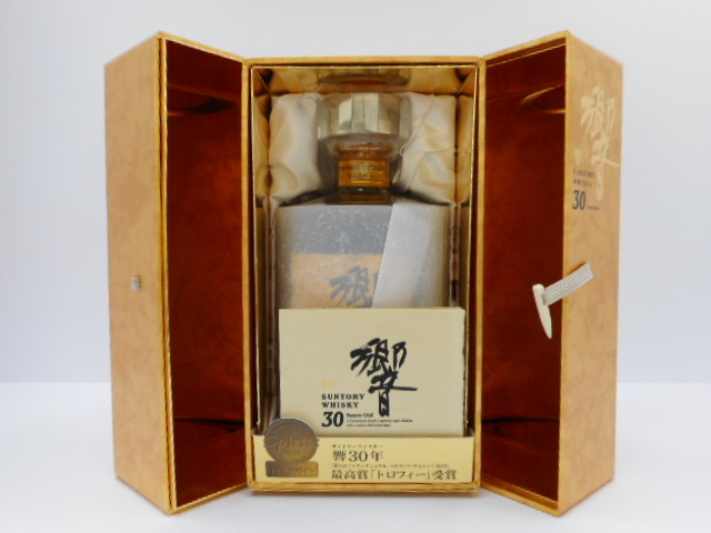 サントリーウイスキー 響 700mlSUNTORY サントリーウイスキー 響