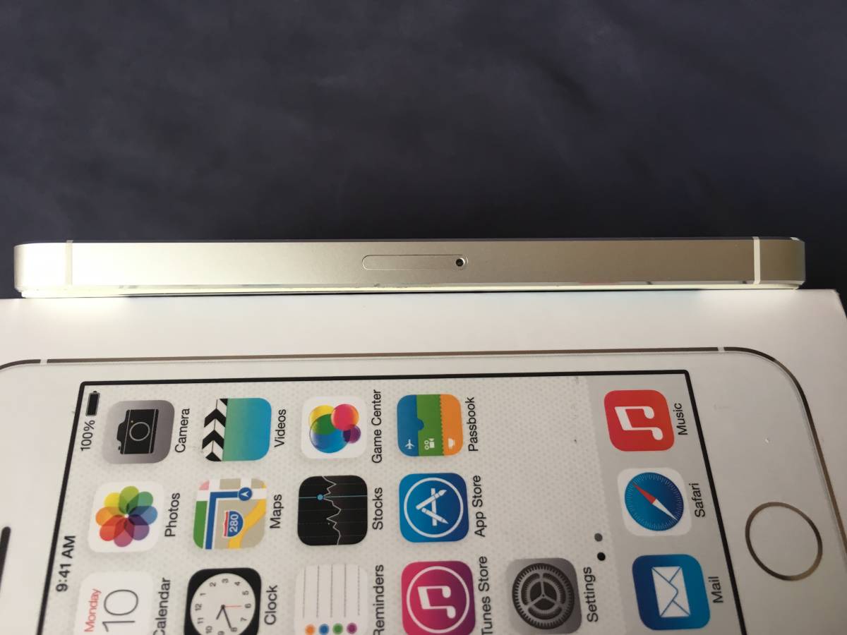 【美品】iPhone5s 32GB シルバー docomo　silver　ドコモ　純正ケース付（おまけ）_7