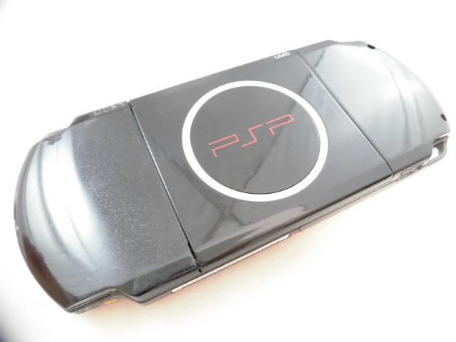 ●PSP「プレイステーション・ポータブル」 バリュー・パック レッド/ブラック (PSPJ-30026)【メーカー生産終了】