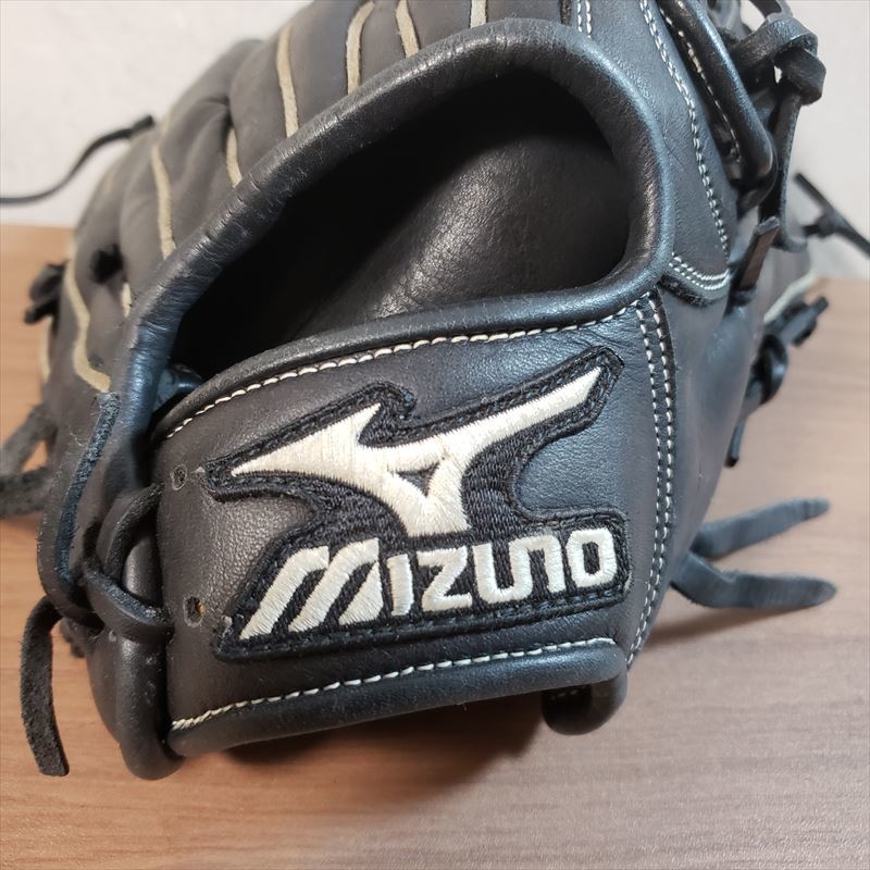 イチローモデル ミズノ 外野用 プラチナカラー 左投げ用 軟式 MIZUNO