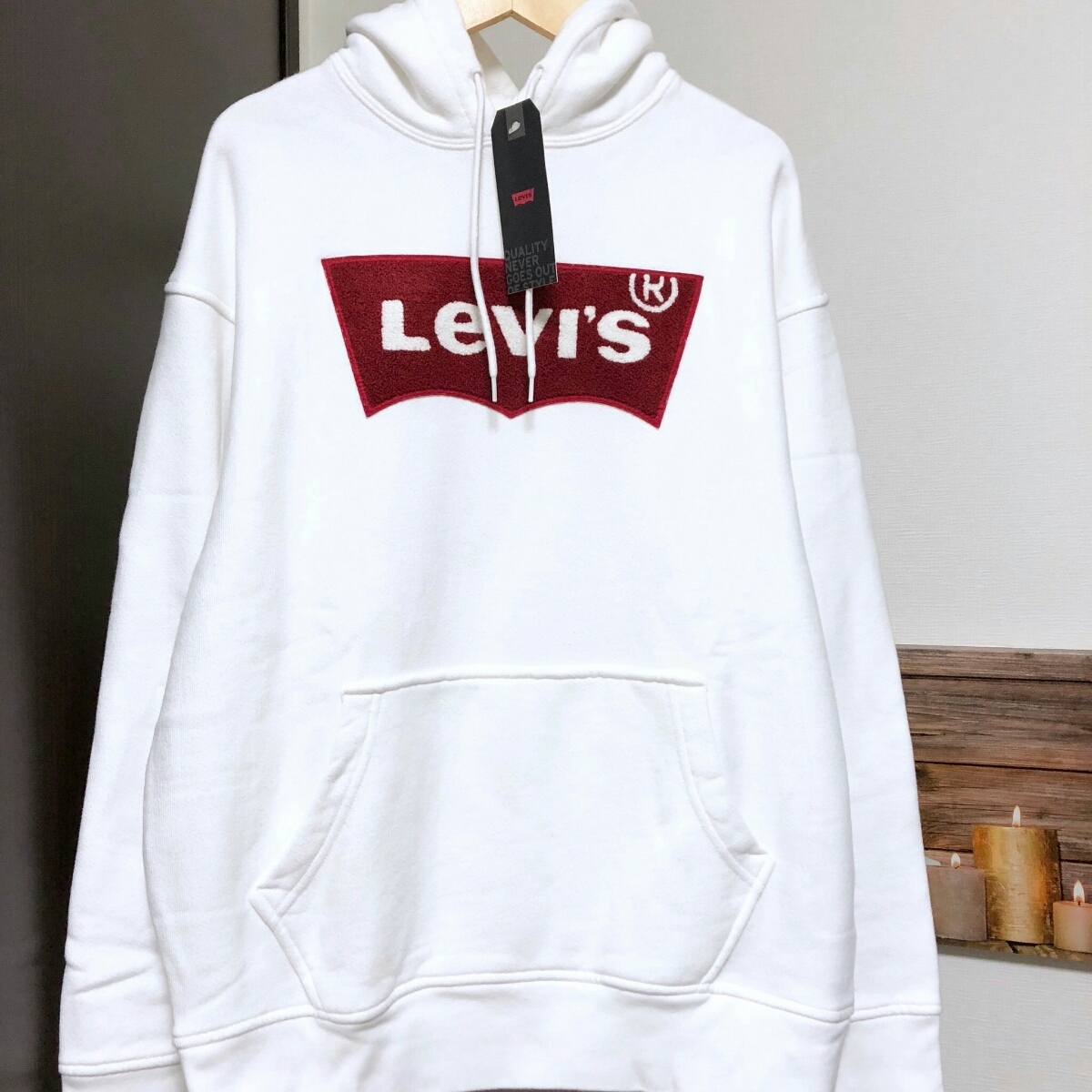 大人気，お得 LEVI&rsquo;S リーバイス バッドウィング BOXLOGO パーカー 白(その他)｜売買されたオークション情報、yahooの商品情報をアーカイブ公開 - オークファン 男性用