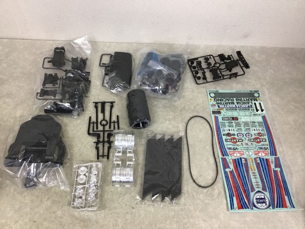 タミヤ 1/10 電動RC 4WDレーシングカー ランチア 037 ラリー